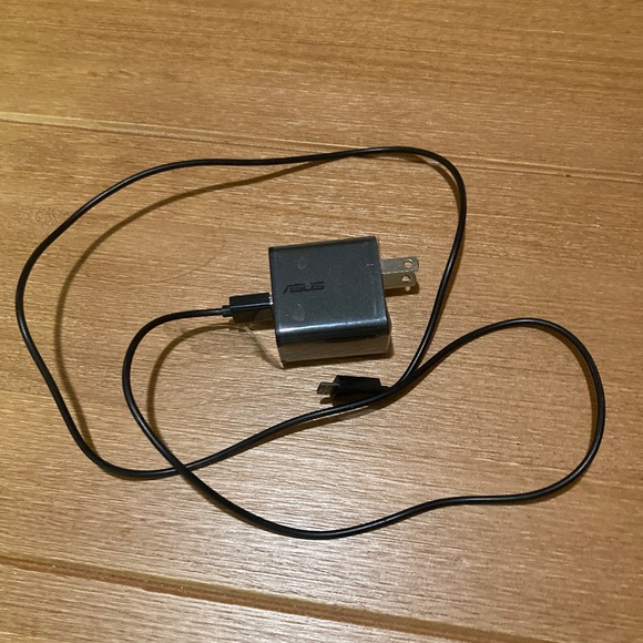 ASUS transformer 10.1"  2-in-1 Ultra HD Touch-Screen Tablet/Laptop model: T100TA - Picture 9 of 11